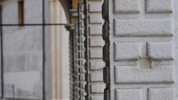 Рельефная штукатурка: выбор инструментов для создания узоров