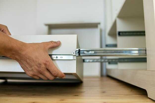 Монтаж фасадов и дверец на кухонные шкафы